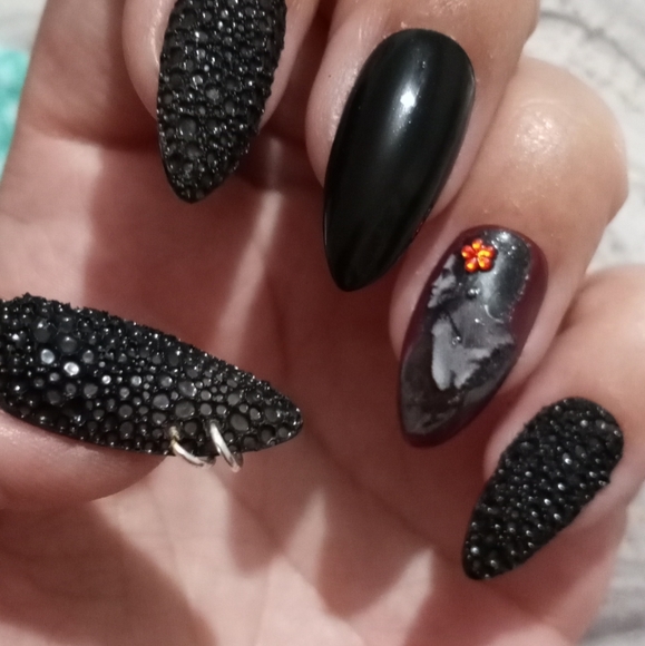 Sweeney Todd black bubble effect pierced press on nails pPN15 - Picture 2 of 6
